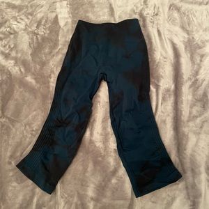 Lululemon tie dye bike capris